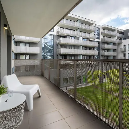 Modern With Balcony Close To The Botanical Garden By Renters * Wroclaw
