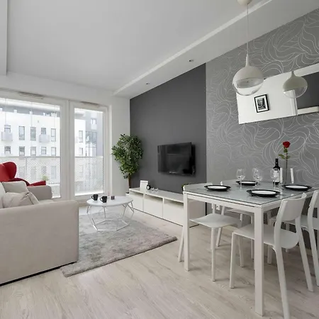 Daire Modern With Balcony Close To The Botanical Garden By Renters Wroclaw