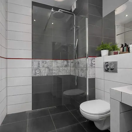 Apartman Modern With Balcony Close To The Botanical Garden By Renters Wrocław